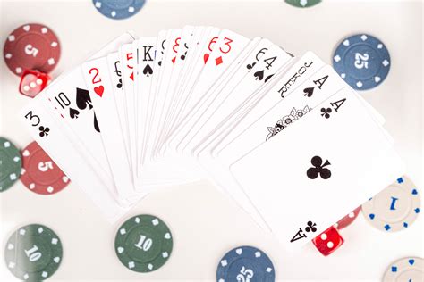 куда деваются использованные колоды карт в казино